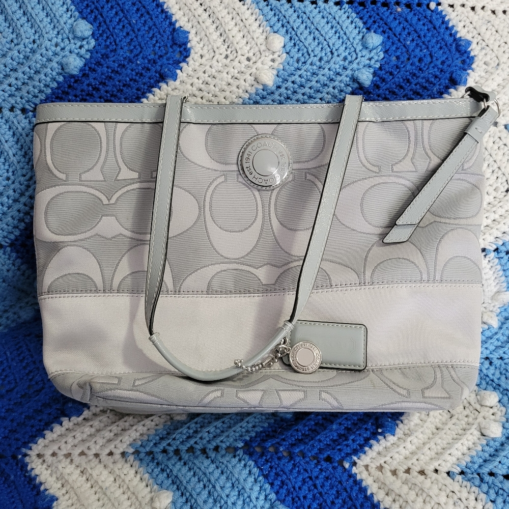 - 😀- GUC Coach Bag